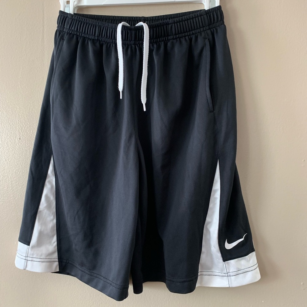 Vintage Y2K Nike Hoops Athletic Basketball Shorts Boys Large (14-16)